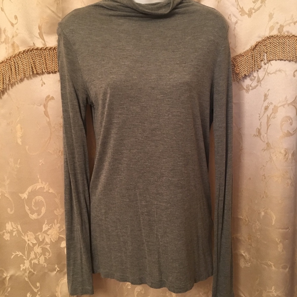 Banana Republic Lightweight Grey Shirt